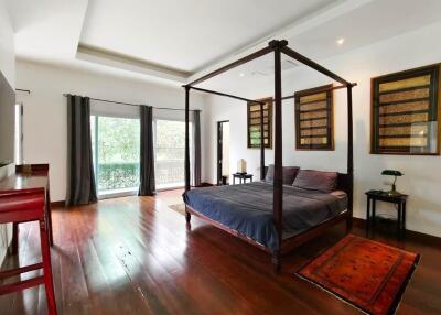 Lakefront Modern Bali-Style 4 Bedroom Pool Villa