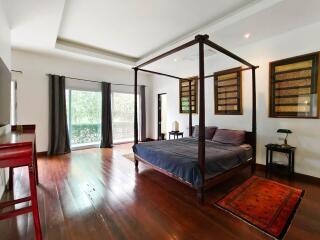 Lakefront Modern Bali-Style 4 Bedroom Pool Villa