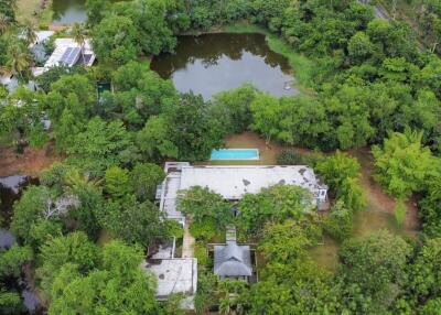 Lakefront Modern Bali-Style 4 Bedroom Pool Villa