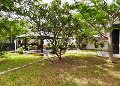 Lakefront Modern Bali-Style 4 Bedroom Pool Villa