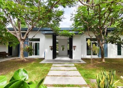 Lakefront Modern Bali-Style 4 Bedroom Pool Villa