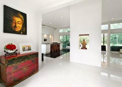 Lakefront Modern Bali-Style 4 Bedroom Pool Villa