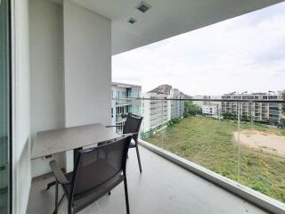 Bann View Viman: Golf Course and Sea View 2 Bed Condo