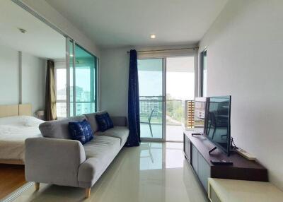 Bann View Viman: Golf Course and Sea View 2 Bed Condo