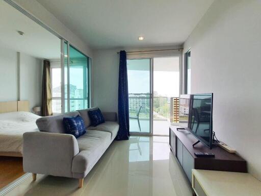 Bann View Viman: Golf Course and Sea View 2 Bed Condo