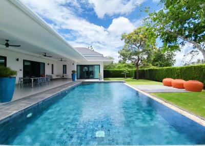 The Clouds: 4 Bedroom Pool Villa