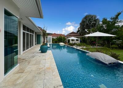 Red Mountain Luxury: Freehold 3 Bed Pool Villa