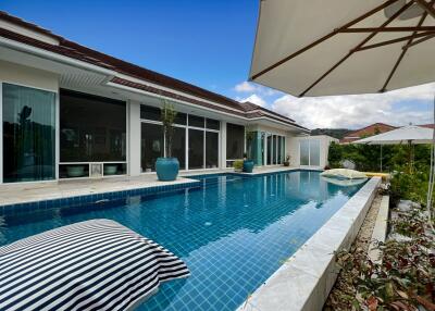 Red Mountain Luxury: Freehold 3 Bed Pool Villa