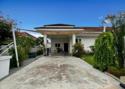 Red Mountain Luxury: Freehold 3 Bed Pool Villa