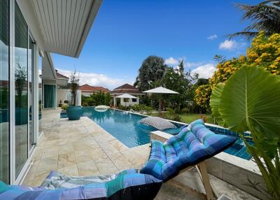 Red Mountain Luxury: Freehold 3 Bed Pool Villa