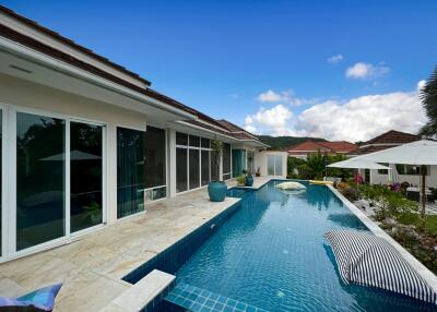 Red Mountain Luxury: Freehold 3 Bed Pool Villa