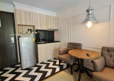 Cozy kitchenette with dining area