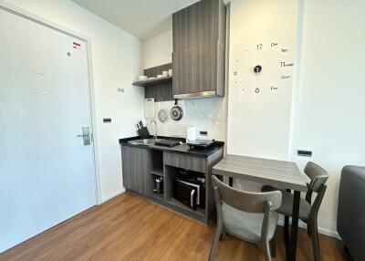 Compact kitchen and dining area