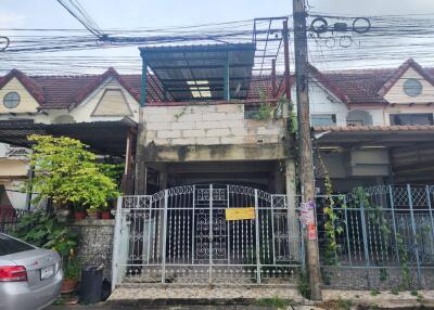 Exterior view of the front of a townhouse