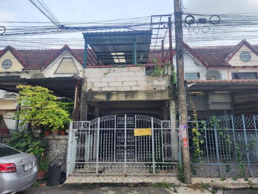 Exterior view of the front of a townhouse