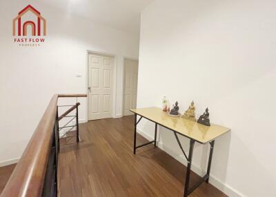 Hallway with table and ornaments