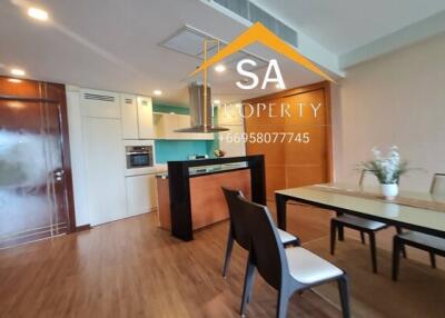 Modern kitchen with dining area