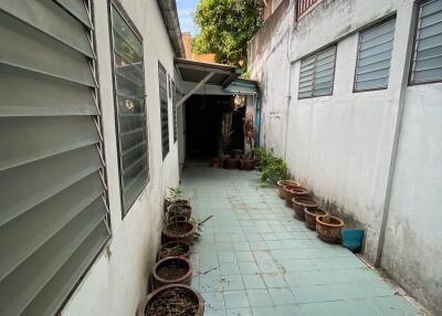 Outdoor area with gardening pots