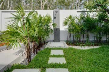 Garden with outdoor shower