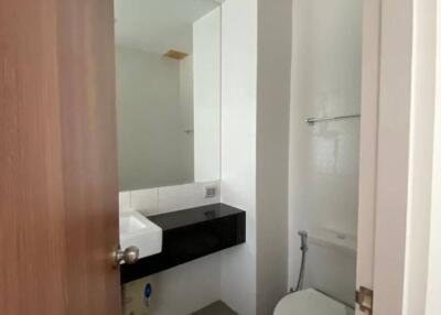 2-Bed Condo Pool View in Chic Karon Condominium