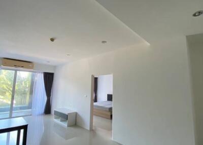 2-Bed Condo Pool View in Chic Karon Condominium