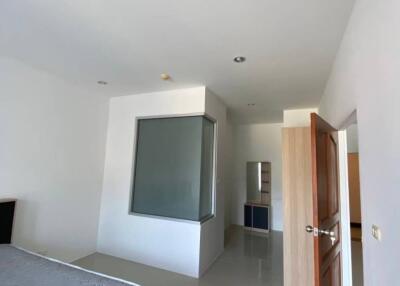 2-Bed Condo Pool View in Chic Karon Condominium