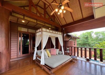 Spacious Pool Villa next to Ping River