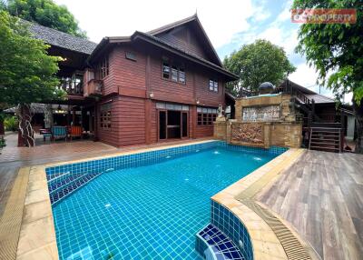 Spacious Pool Villa next to Ping River