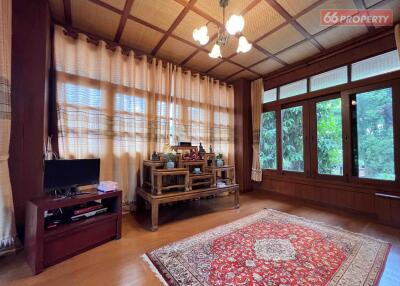 Spacious Pool Villa next to Ping River