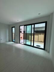 Townhouse for Rent at Baan Klang Muang Classe Sukhumvit 77