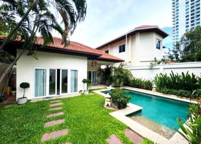 Poolvilla in Beachfront Village for sale