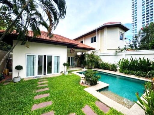 Poolvilla in Beachfront Village for sale