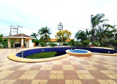 Large pool villa with a garden near Mabprachan