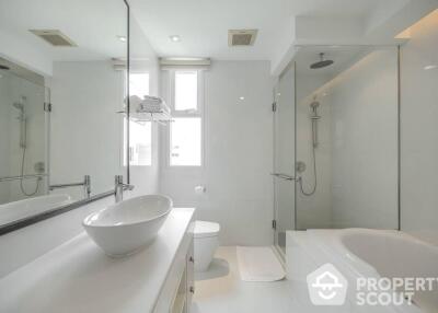 2-BR Serviced Apt. near BTS Phrom Phong