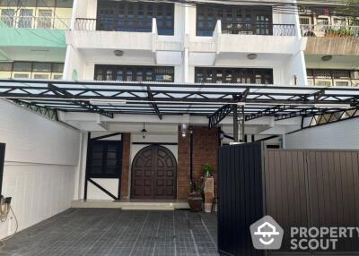 3-BR Townhouse near MRT Lumphini