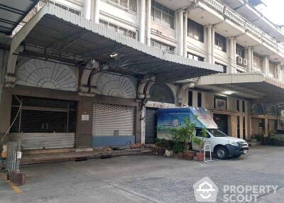 5-BR Townhouse in Chong Nonsi