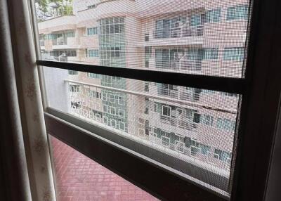 4-BR Condo at Homhual Mansion near BTS Phrom Phong