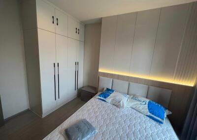 Condo for Rent at Life Asoke Hype