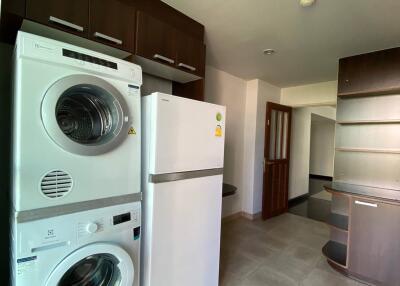 3-BR Apt. near BTS Chong Nonsi