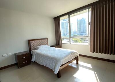 3-BR Apt. near BTS Chong Nonsi