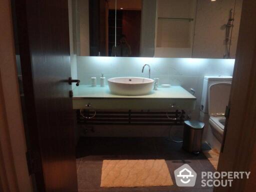 1-BR Condo at The Legend Saladaeng near MRT Si Lom