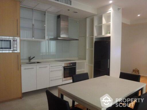 1-BR Condo at The Legend Saladaeng near MRT Si Lom