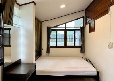 6 Bedroom House for rent in Chiang Mai