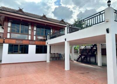 6 Bedroom House for rent in Chiang Mai