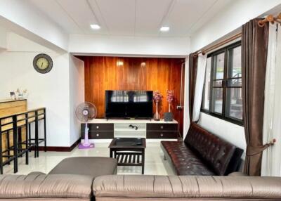 6 Bedroom House for rent in Chiang Mai