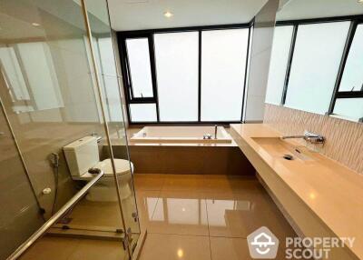 2-BR Condo at Rhythm Sukhumvit 42 near BTS Ekkamai