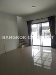 Townhouse at Pleno Town Pinklao-Kanchana for rent