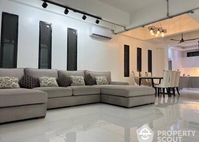 3-BR Townhouse near BTS Asok