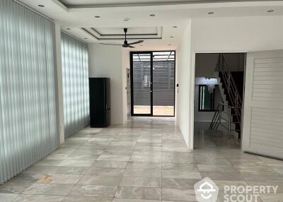 3-BR Townhouse near BTS Asok