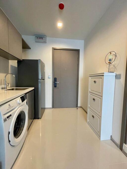 Condo for Rent at Life Asoke Hype